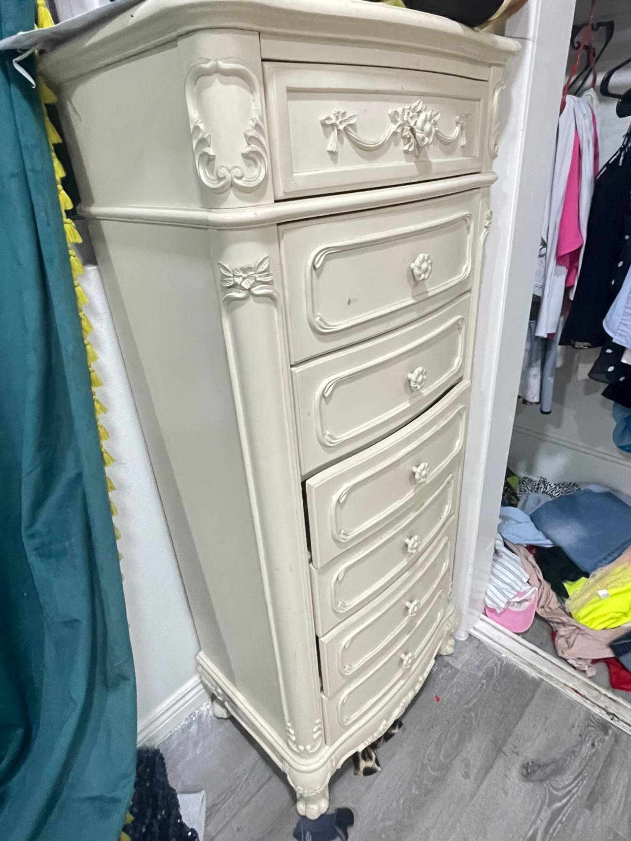 French Provincial 6-Drawer Lingerie Chest