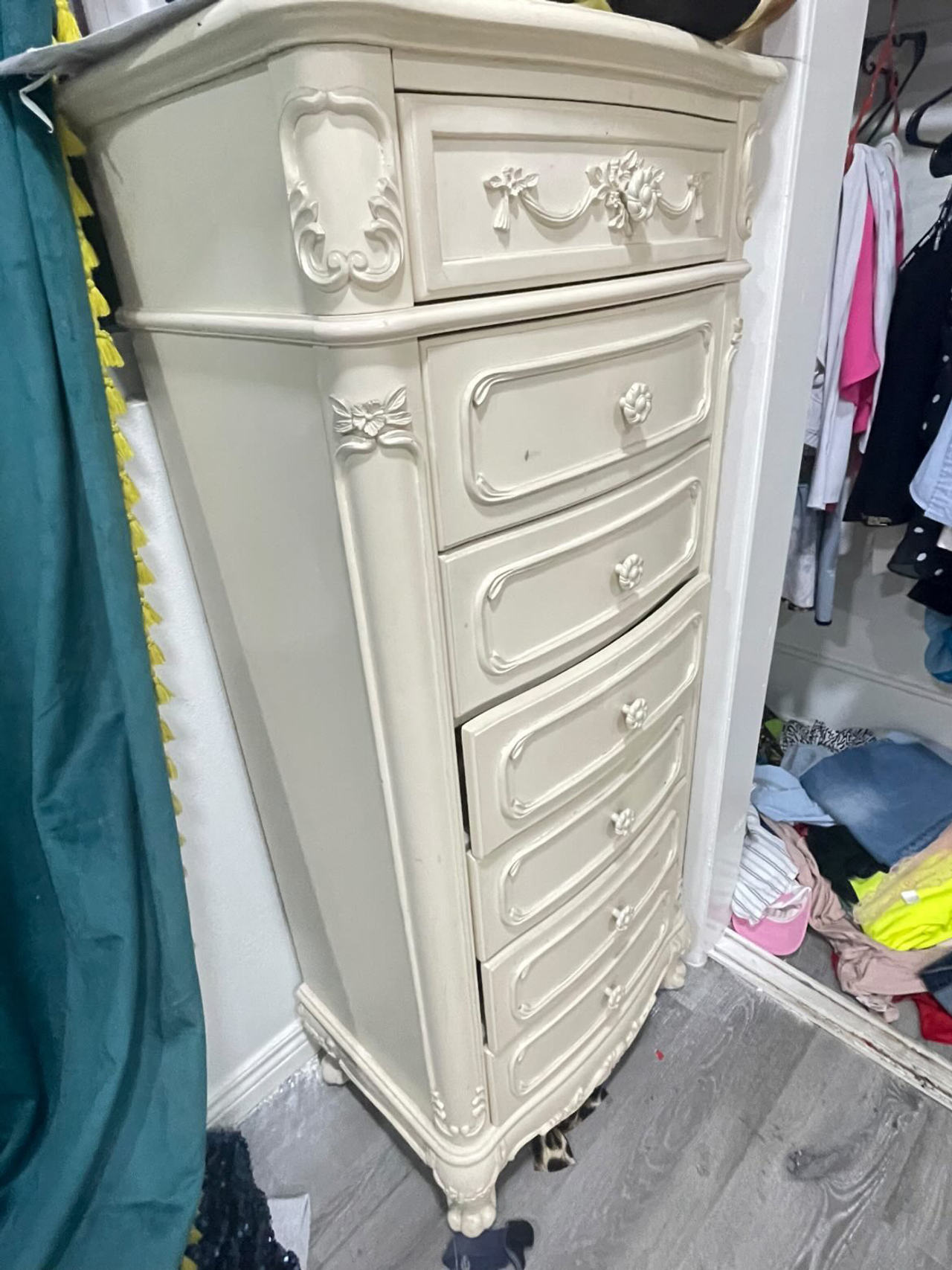 French Provincial 6-Drawer Lingerie Chest