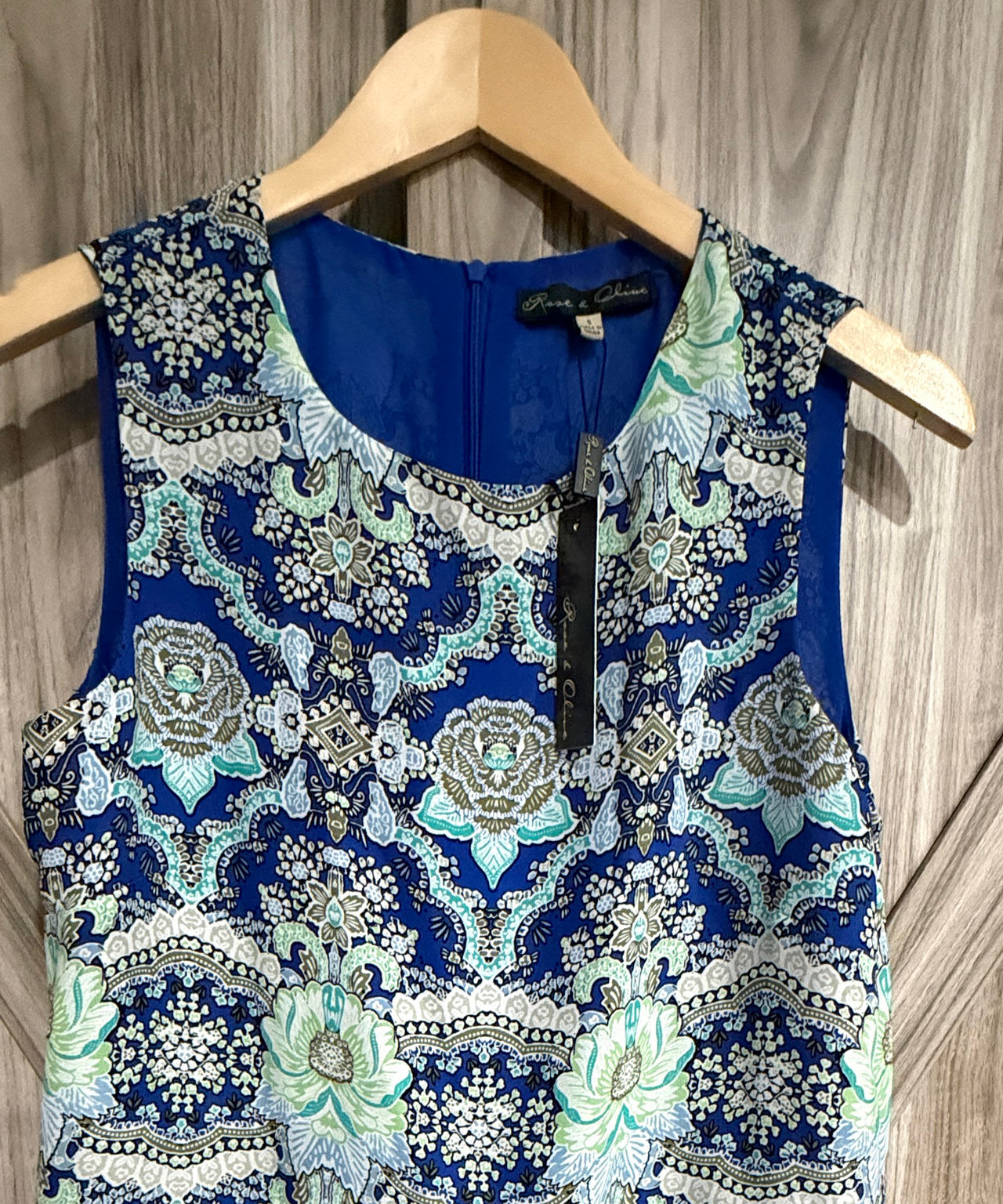 Ross & Oliver Sleeveless Medallion Print Shirt Size Small