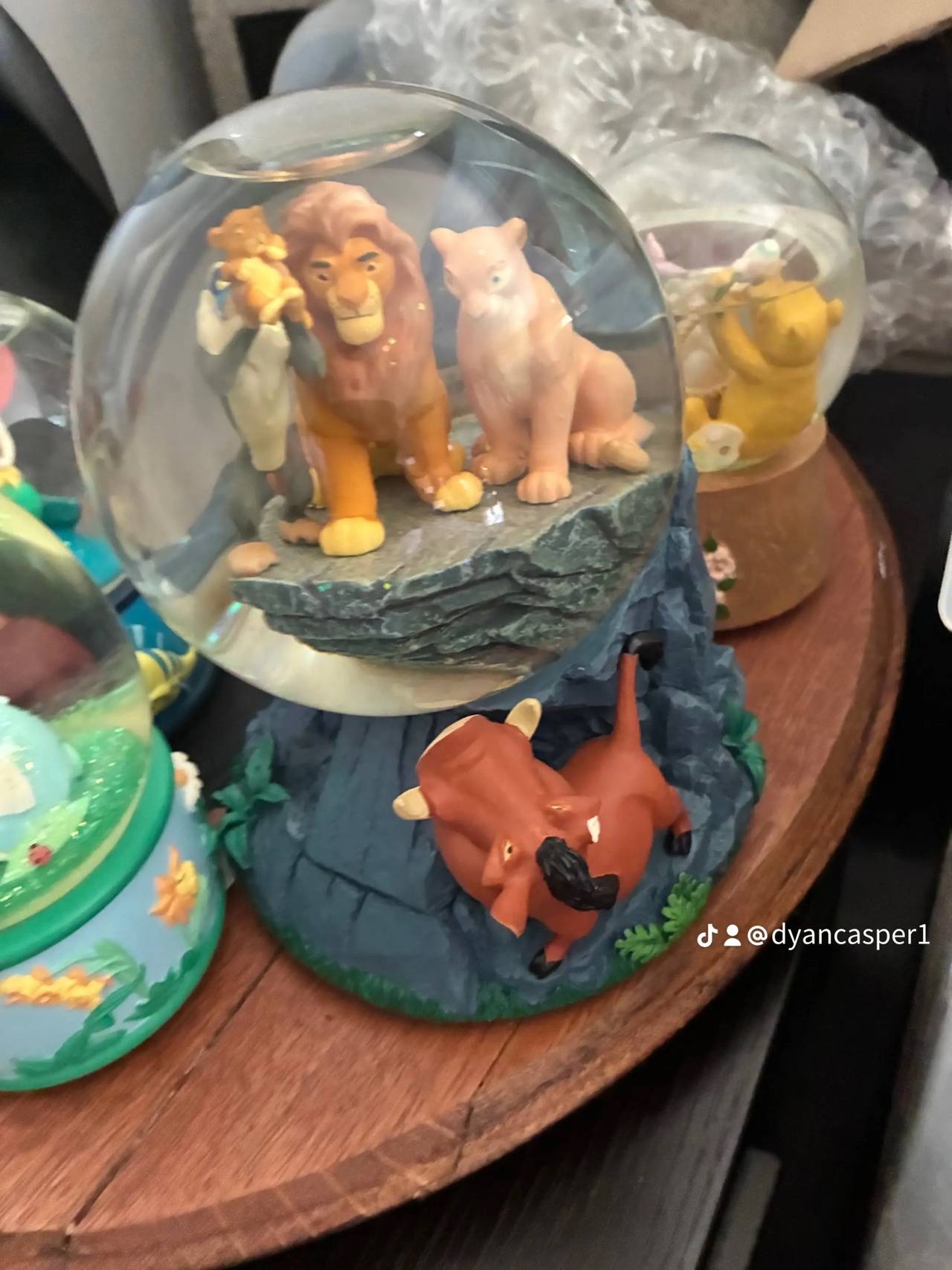 Disney The Lion King Pride Rock Snow Globe