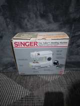 Singer Tiny Tailor TT600 Mending Machine - Image 3