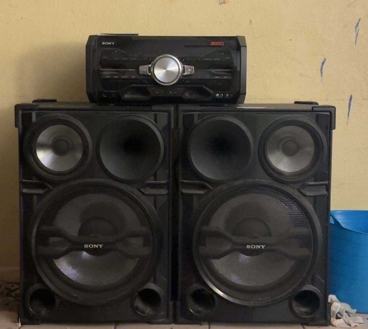 Sony LBT-SH2000 Mini Hi-Fi (SHAKE) w/ HCD-SH2000 & SS-SH2000P