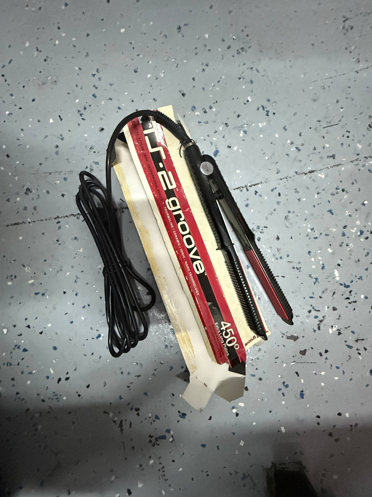 In-Groove Professional Digital Styling Iron