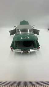 1953 Studebaker Commander Starliner 1:18 Diecast Model - Image 6