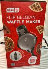 Dash Flip Belgian Waffle Maker - Image 2