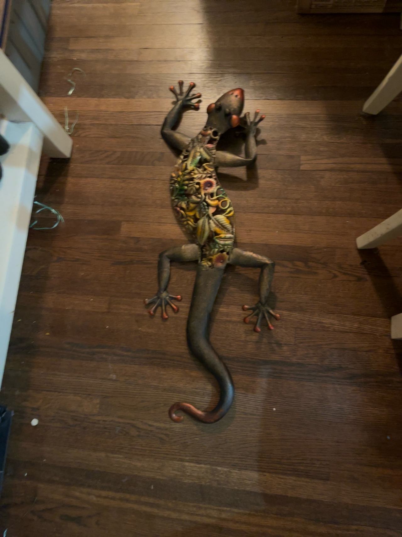LuxenHome Metal Gecko Wall Sculpture with Glass Accents