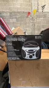 Curtis RC216G Portable AM/FM Radio - Image 3