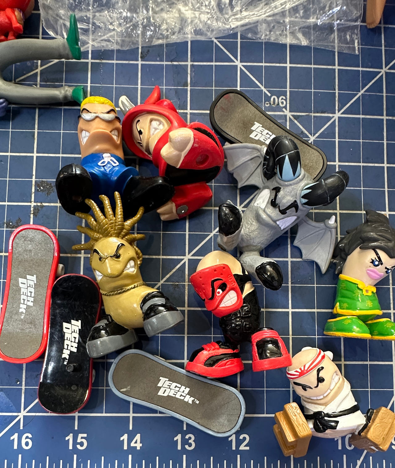 Tech Deck Dudes Figures and Fingerboards Lot