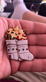 Christmas Stocking Brooch - Image 7