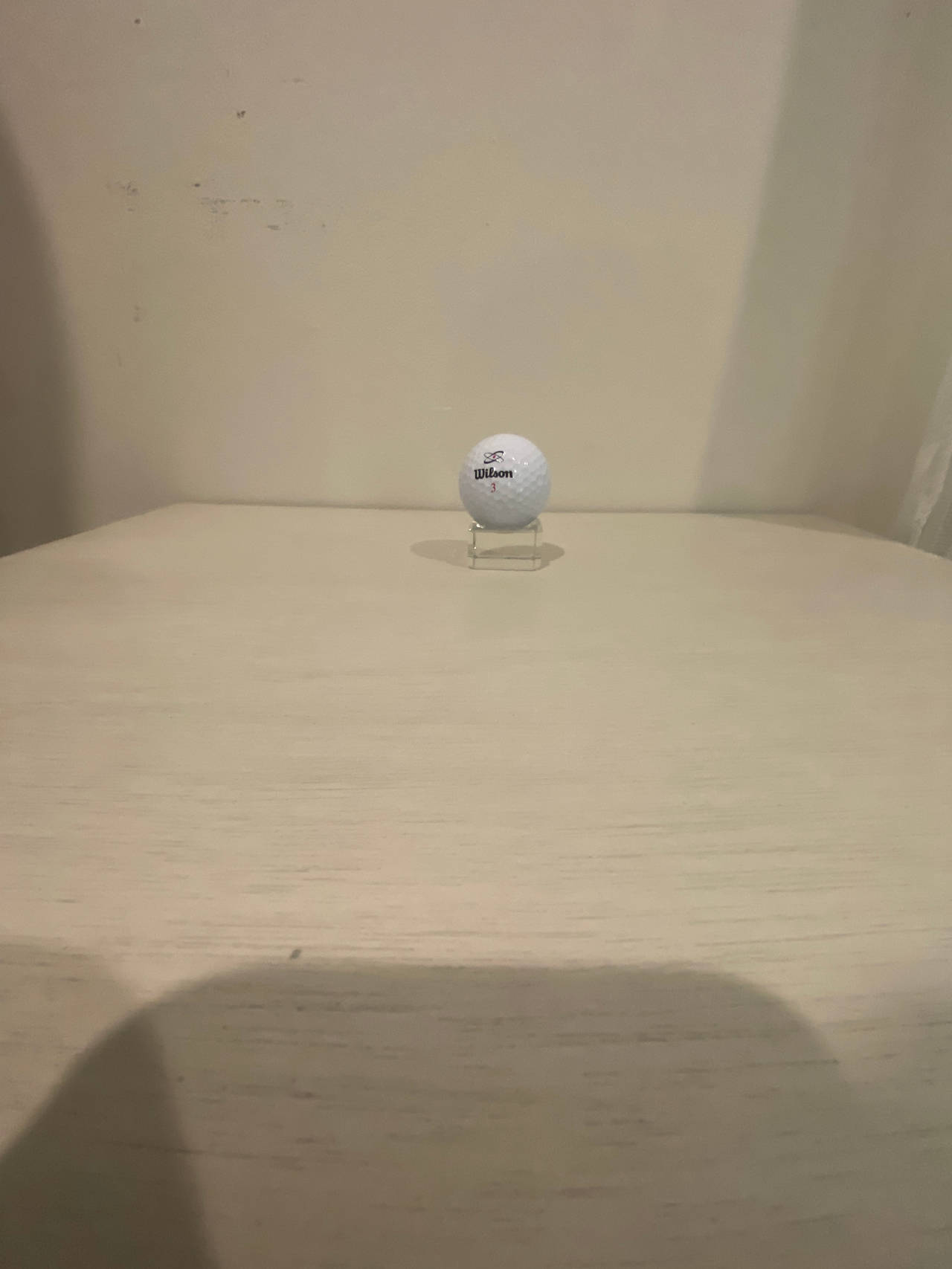 Wilson golf ball WITH golf ball stand