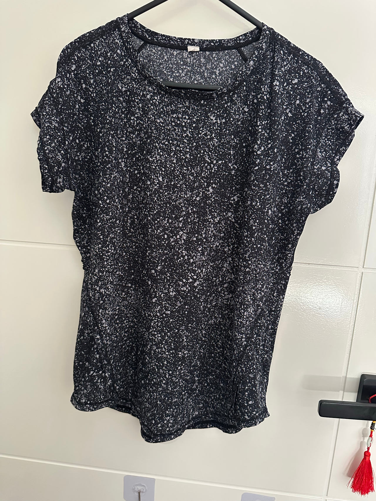 Lululemon Women's Black Speckled T-Shirt