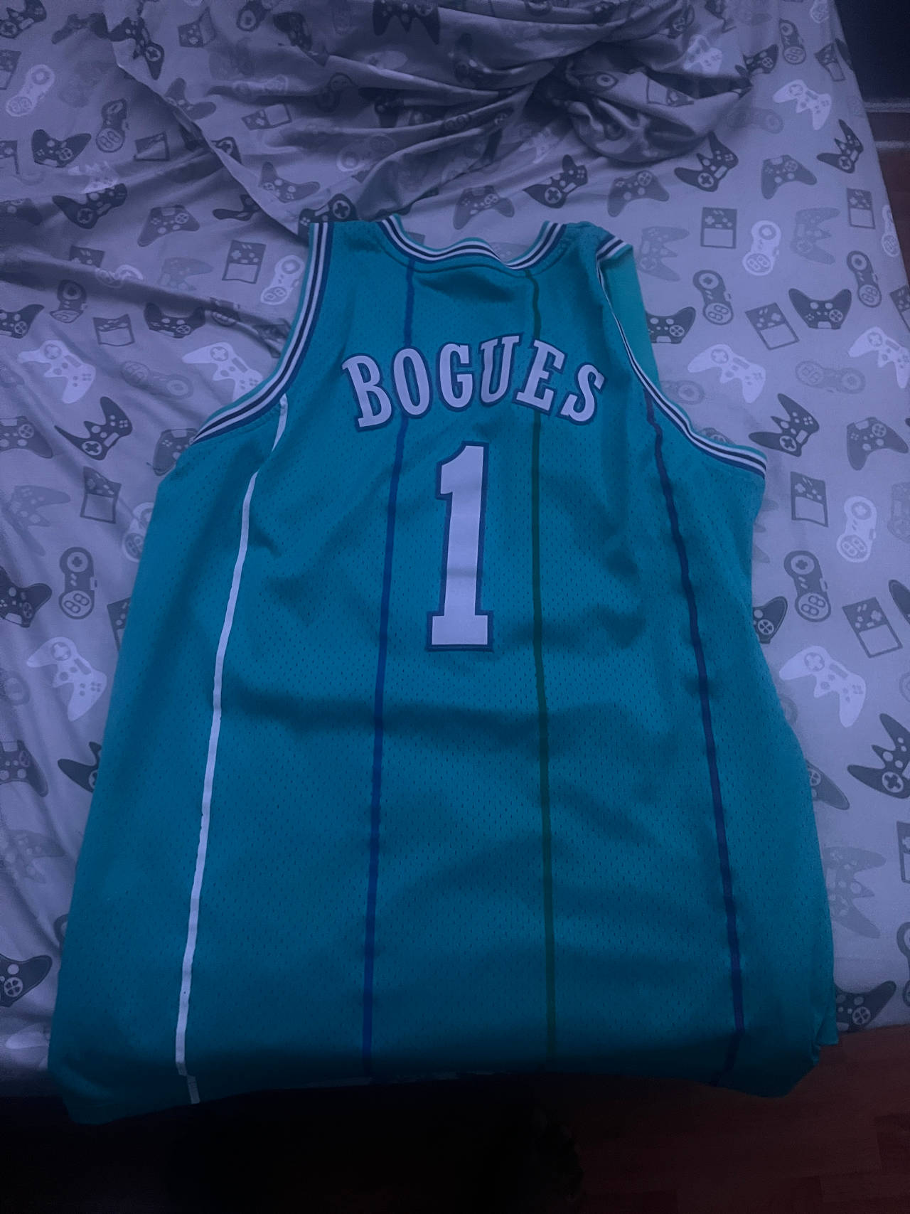 Charlotte Hornets Muggsy Bogues Jersey XL