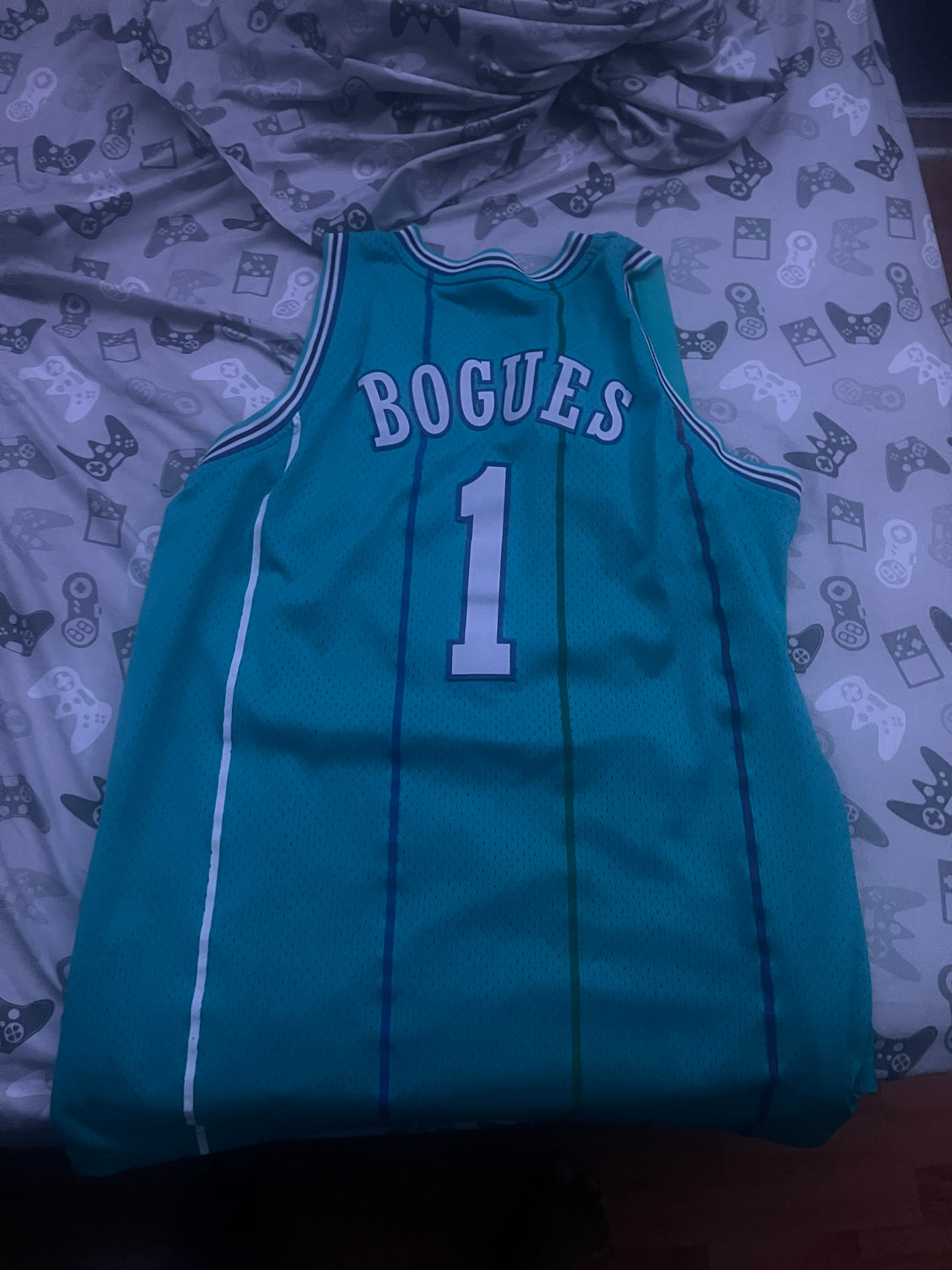 Charlotte Hornets Muggsy Bogues Jersey XL
