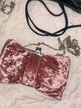 4 Evening Bags and Clutches - Image 2
