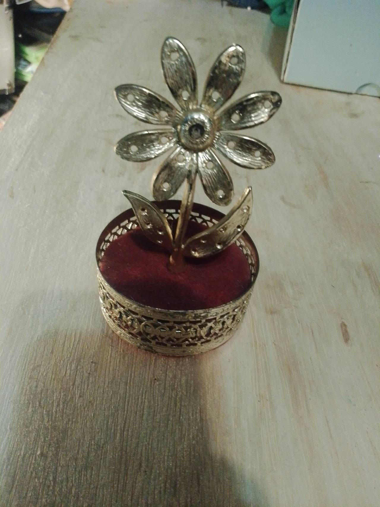 Vintage Gold Tone Flower Earring Holder