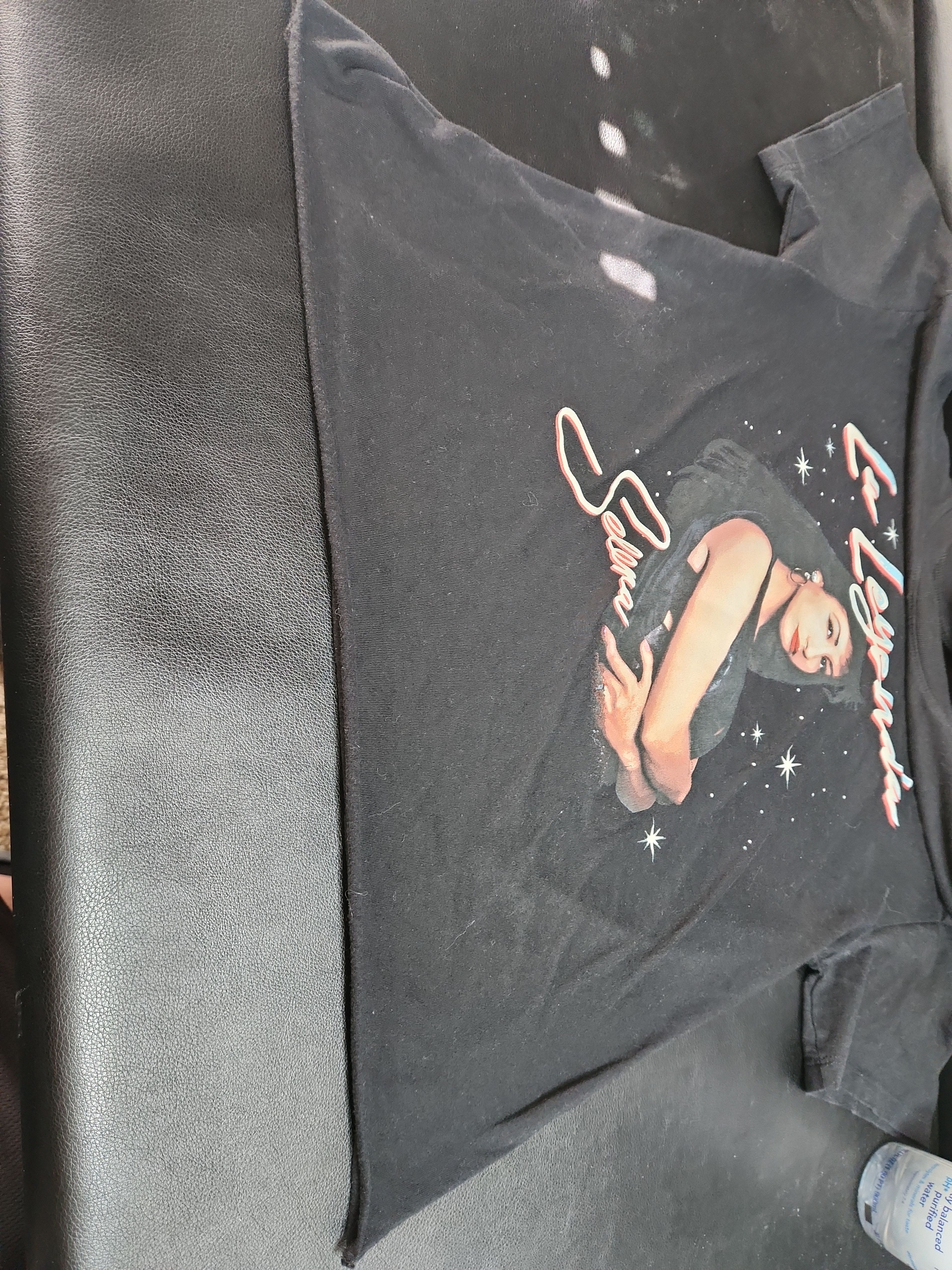 Selena La Leyenda Graphic T-Shirt - Image 5