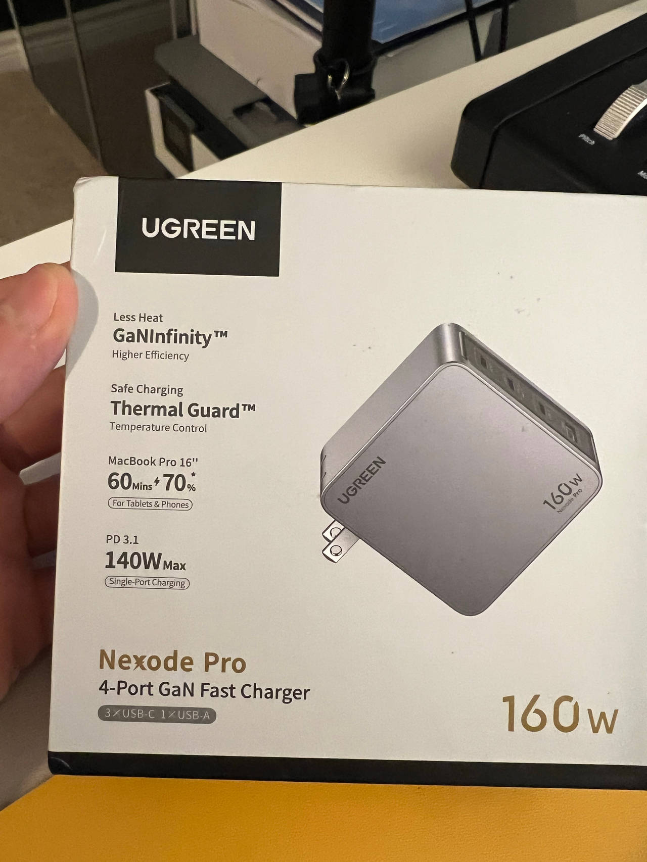 UGREEN Pro 4-Port 160W GaN Fast Charger