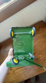 John Deere 1/16 Scale Die-Cast Flare Box Wagon - Image 4