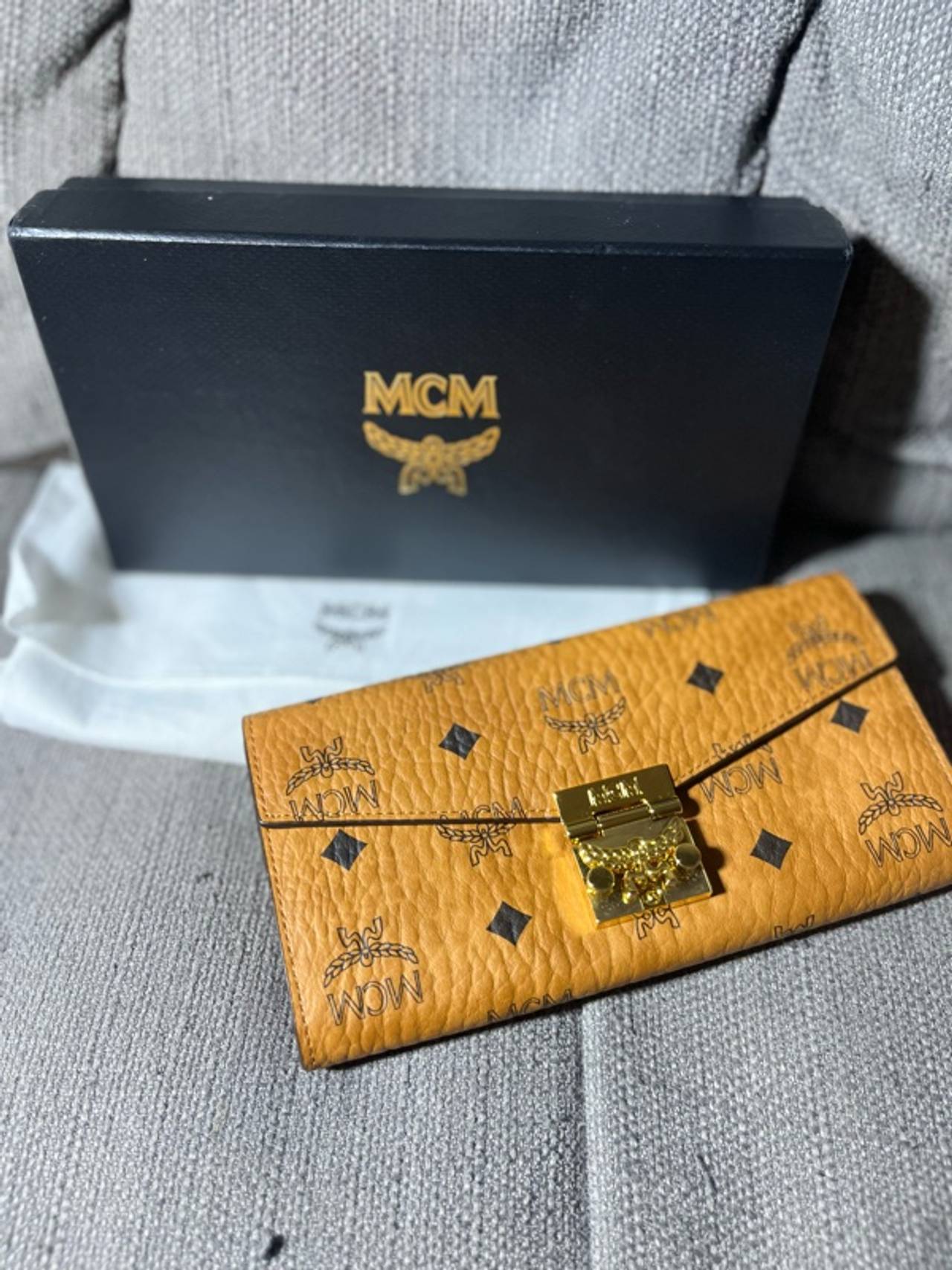 MCM Visetos Chain Wallet Brown