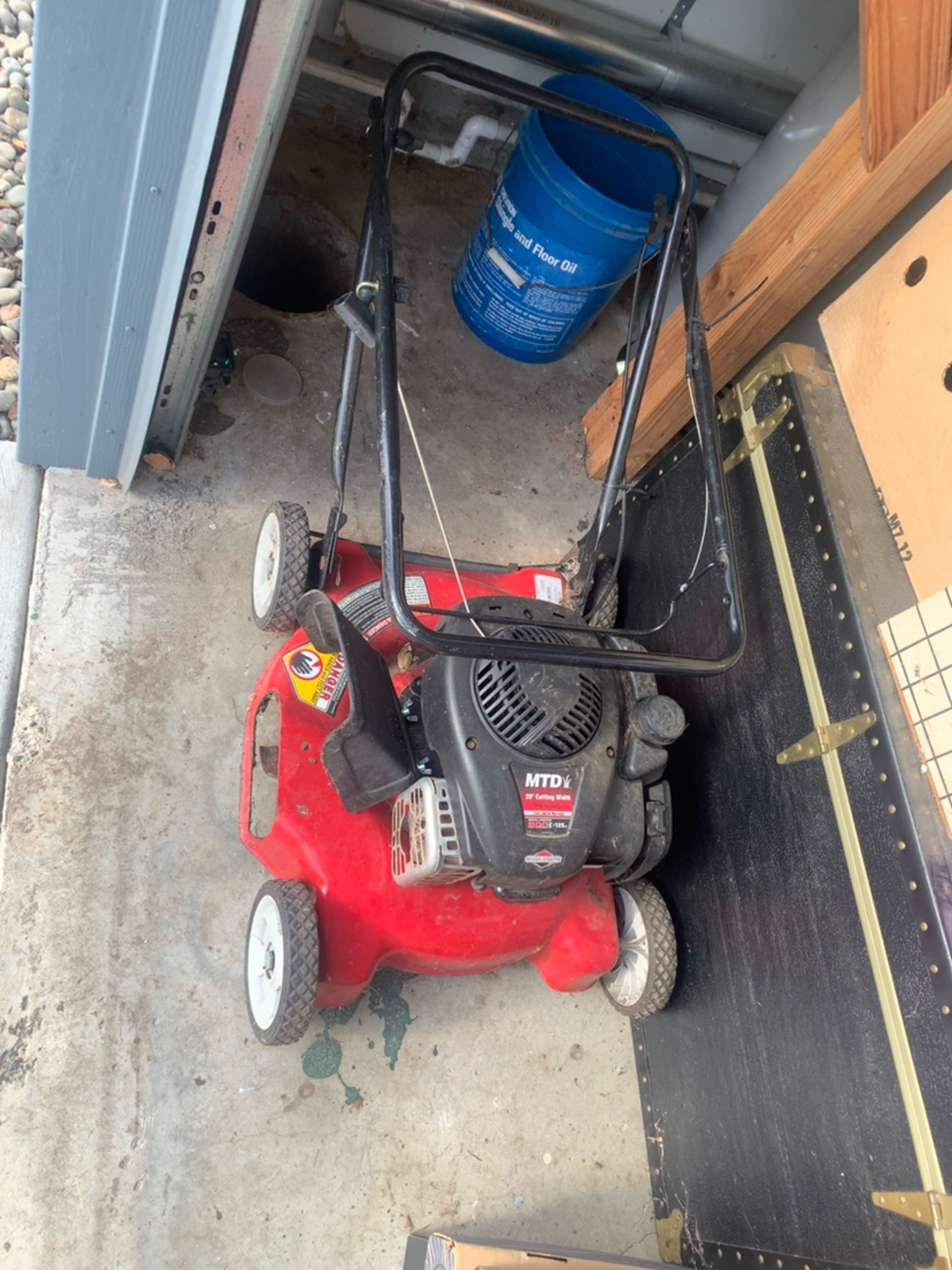 Briggs & Stratton 300 Series 125cc D19331AC 20-Inch Gas Push Lawn Mower