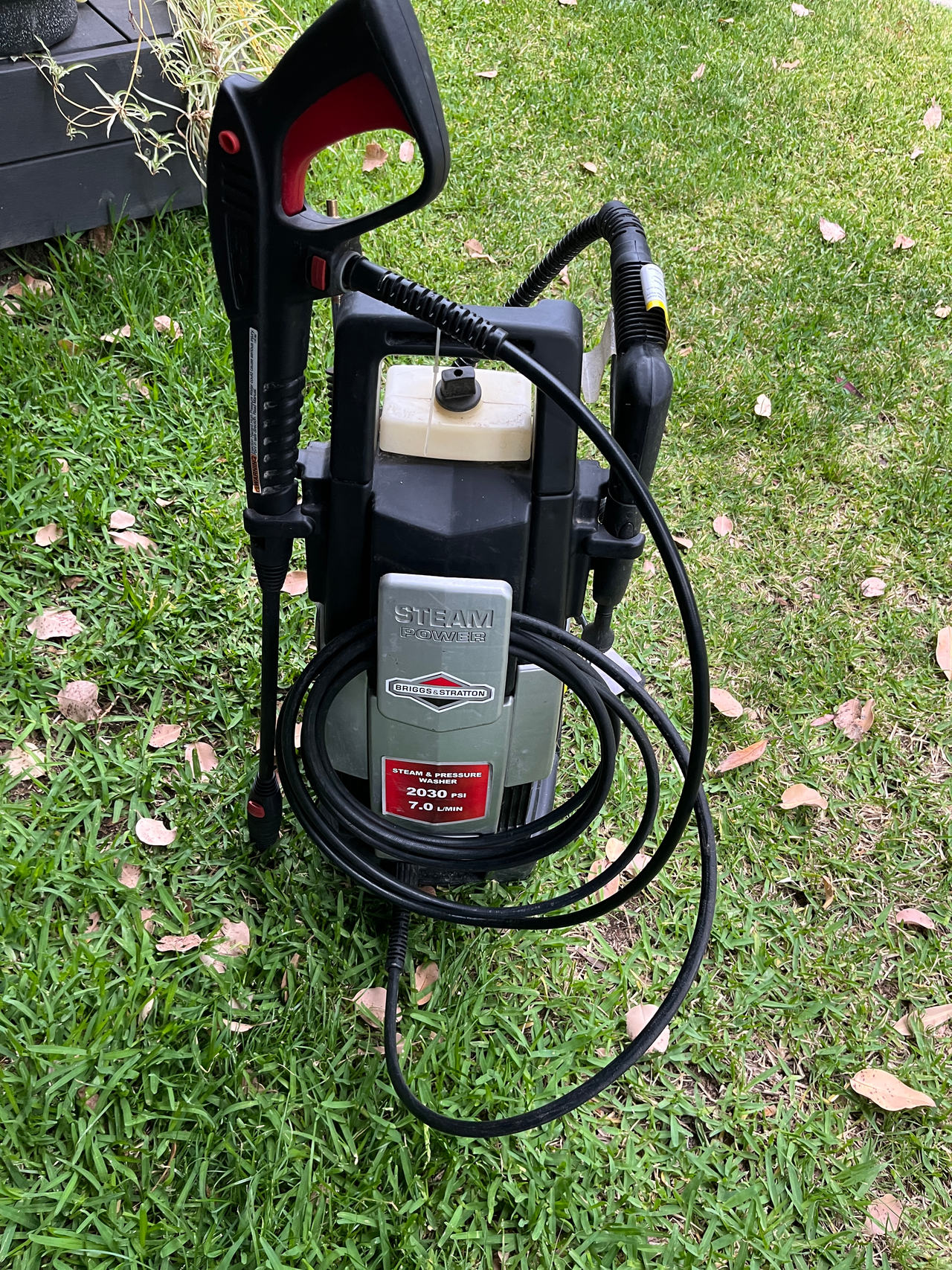 Briggs & Stratton Steam & Pressure Washer 2030 PSI