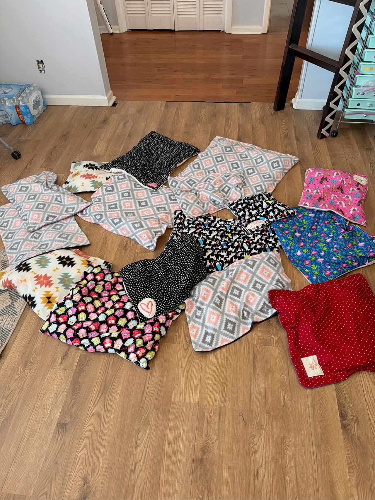 Hypoallergenic memory foam handmade pet beds