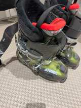Atomic Livefit Plus Ski Boots - size 28 - Image 1