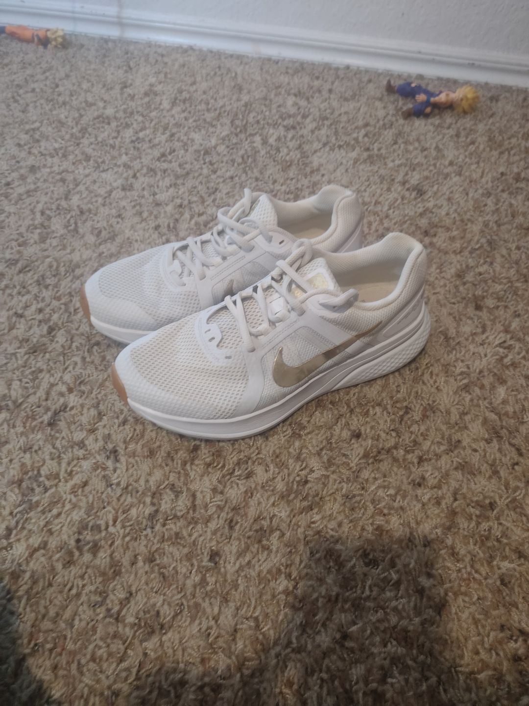 Nike Quest 4 White Gold Gum