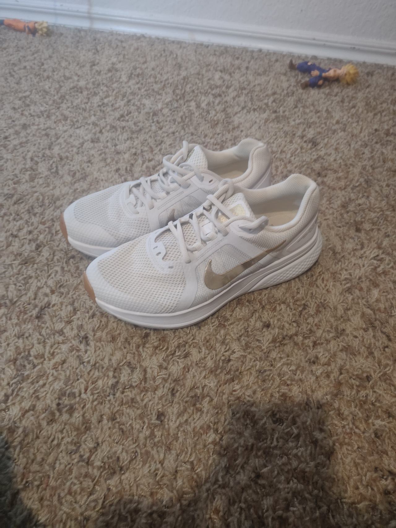 Nike Quest 4 White Gold Gum