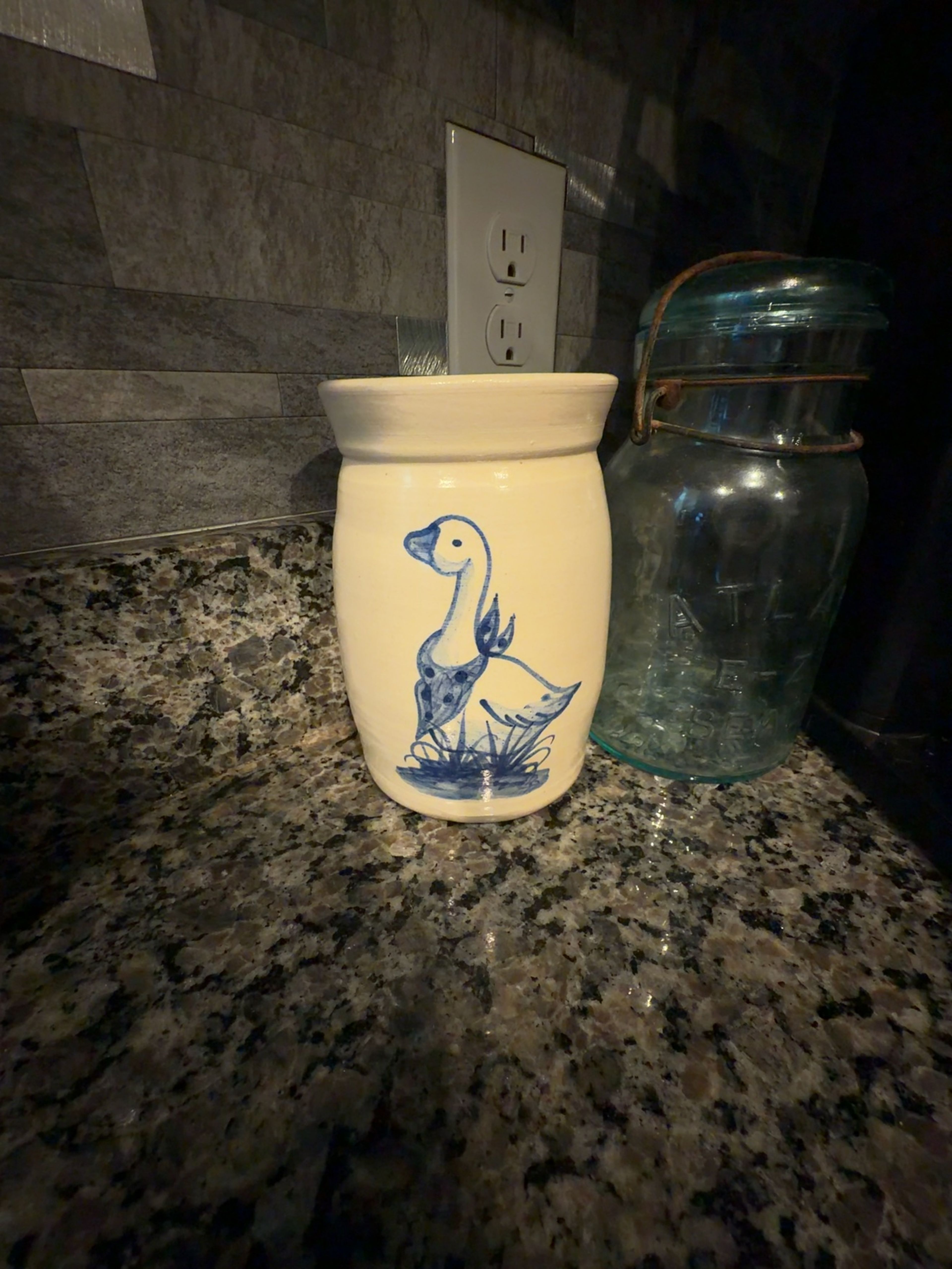 Stoneware Crock with Goose and Blue Bows