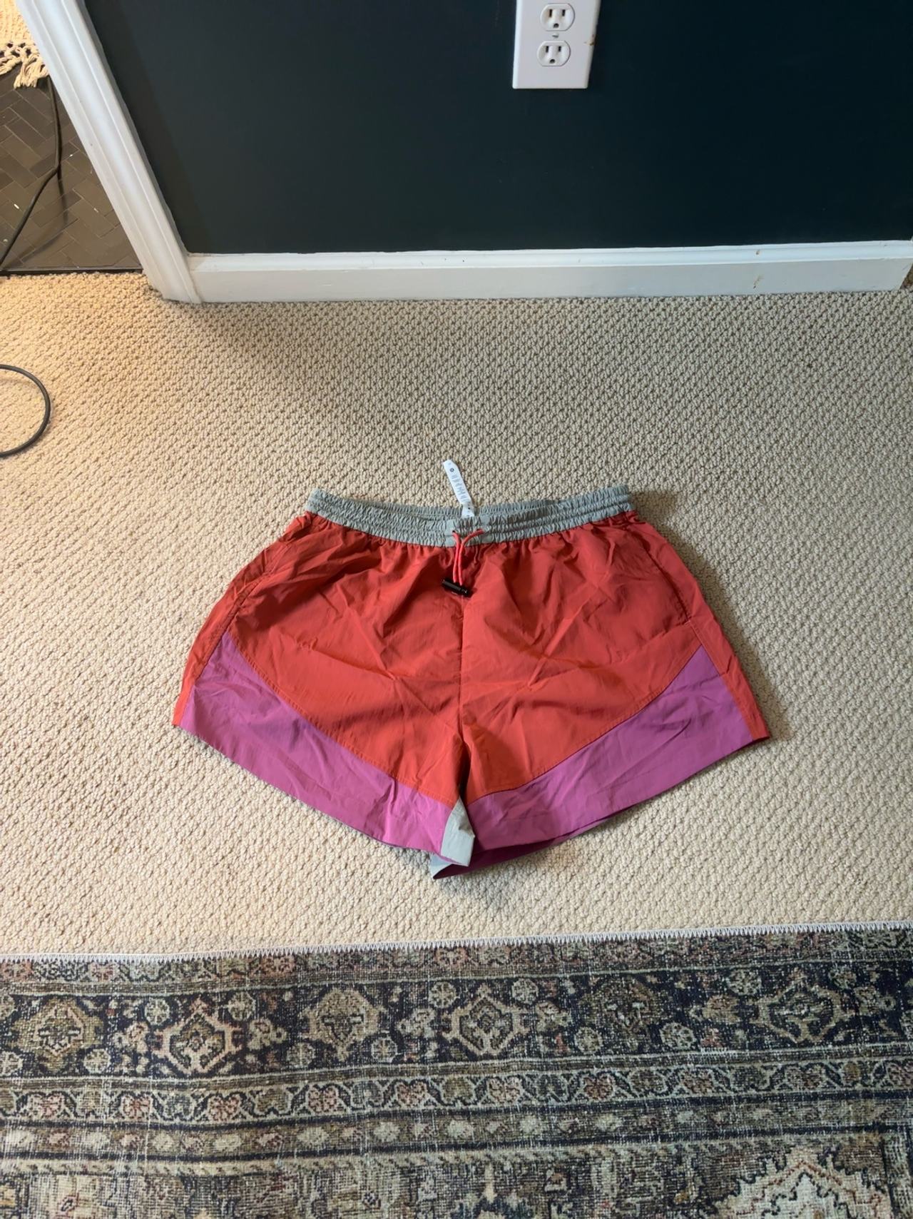Lululemon Evergreen High-Rise Short 4.5" Colorblock Pink/Linen Sz. 10