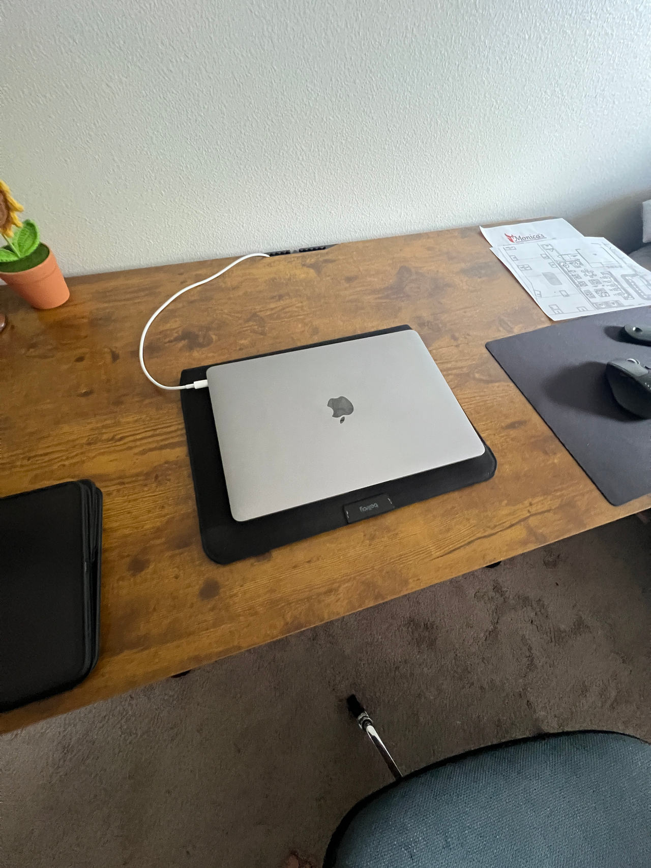 Apple MacBook