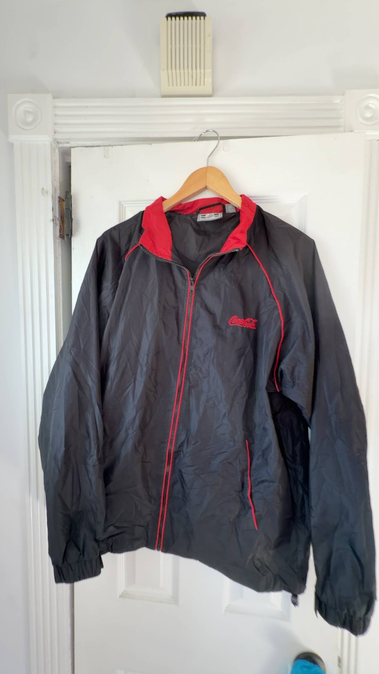 Coca-Cola Beverage Zip-Up Jacket Windbreaker (Medium)