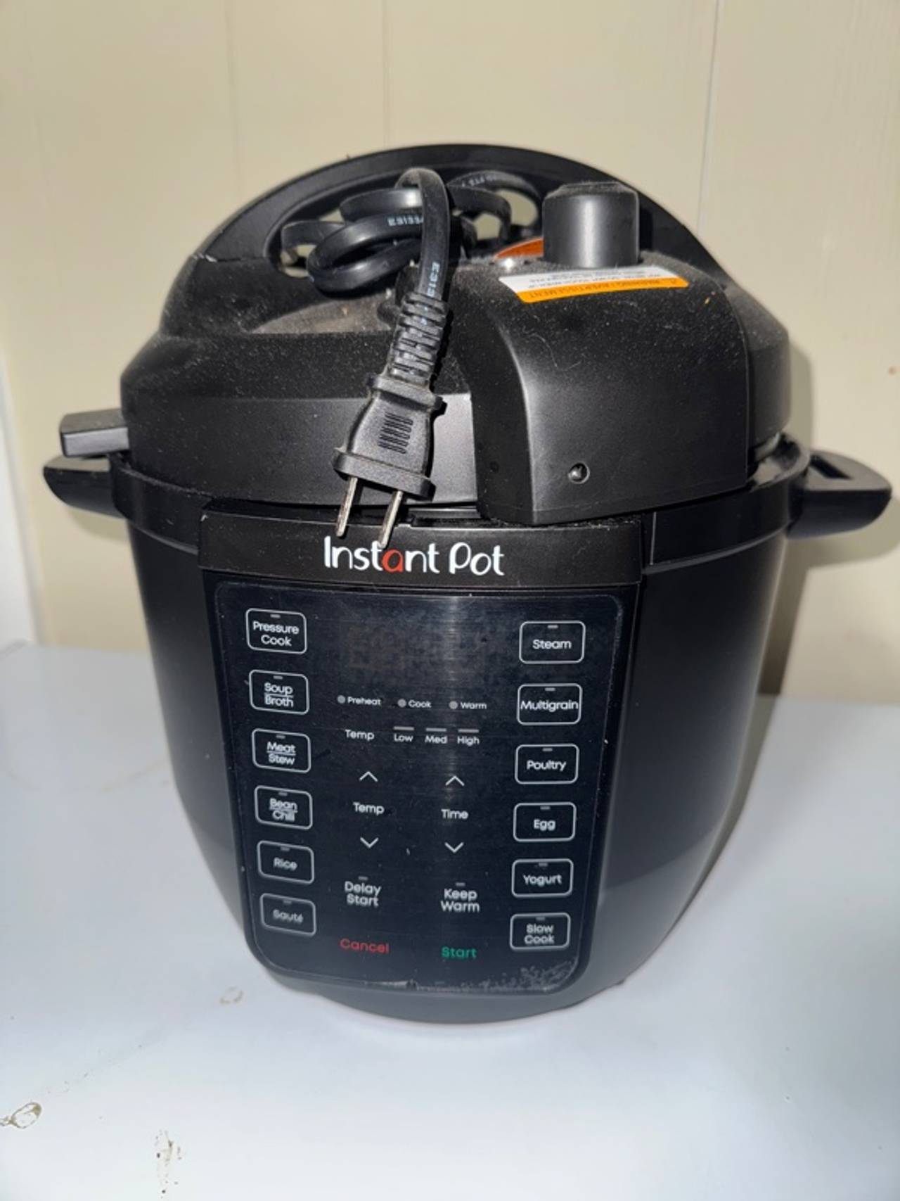 Instant Pot RIO 6-Quart 7-in-1 Electric Pressure Cooker