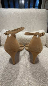 Stuart Weitzman Nudist Beige Leather Sandals: 7.5 - Image 3