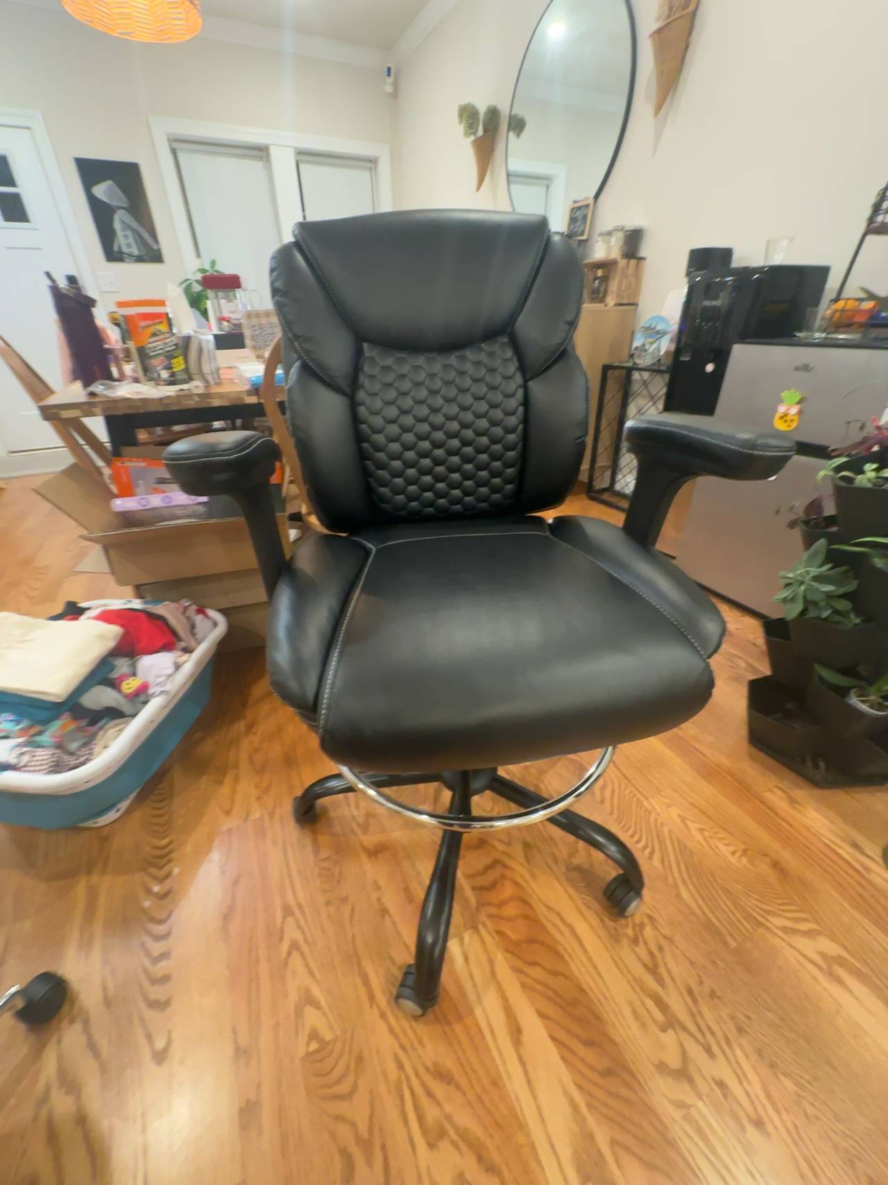 Staples Randolph Ergonomic Bonded Leather Executive Big & Tall Chair Never used