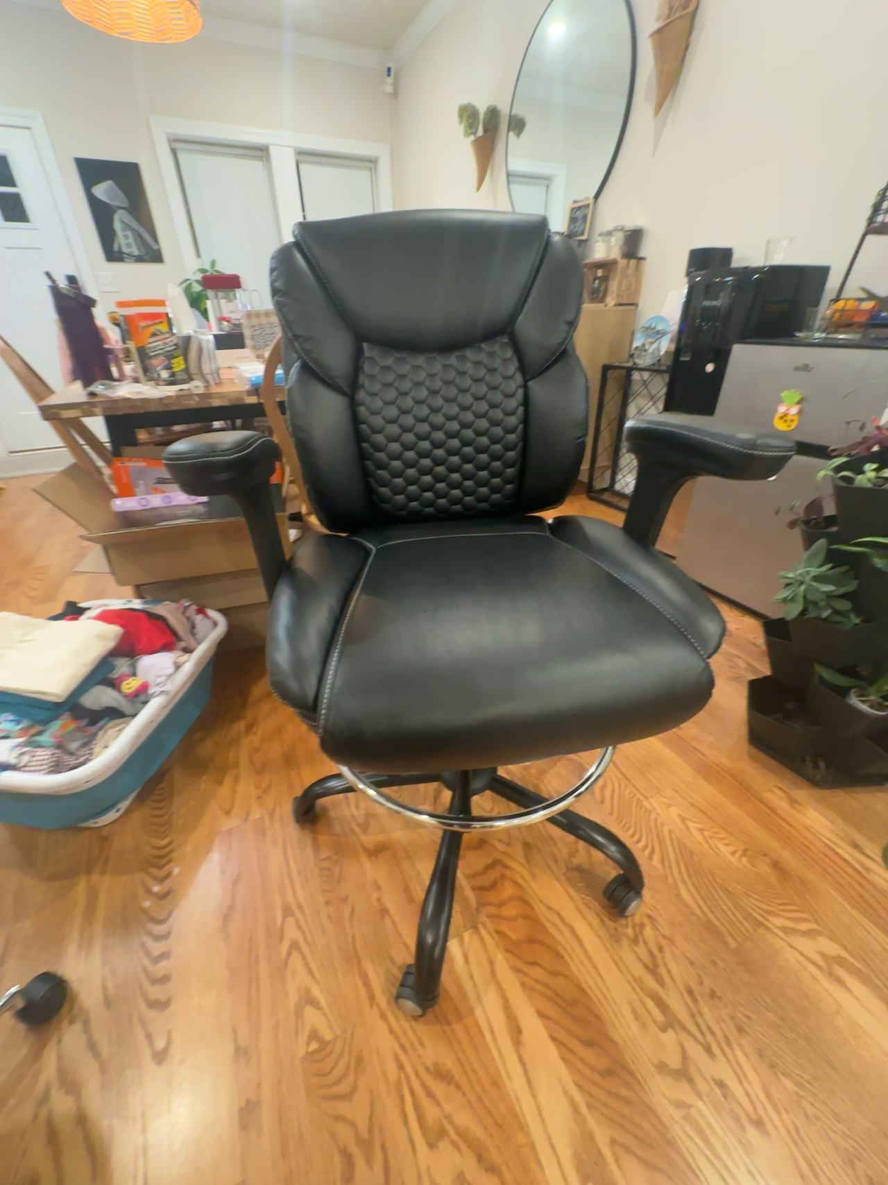 Staples Randolph Ergonomic Bonded Leather Executive Big & Tall Chair Never used