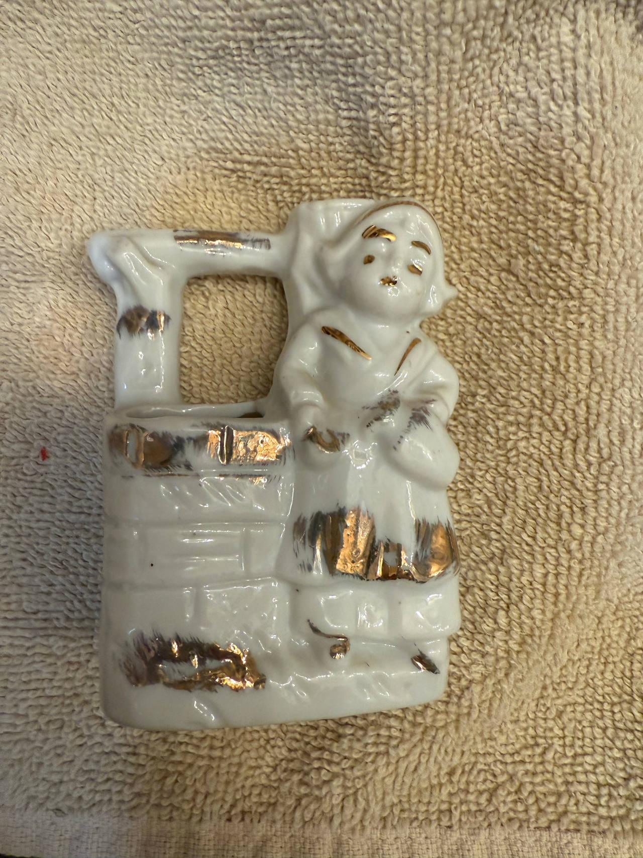 Vintage Porcelain Figurine Wall Pocket