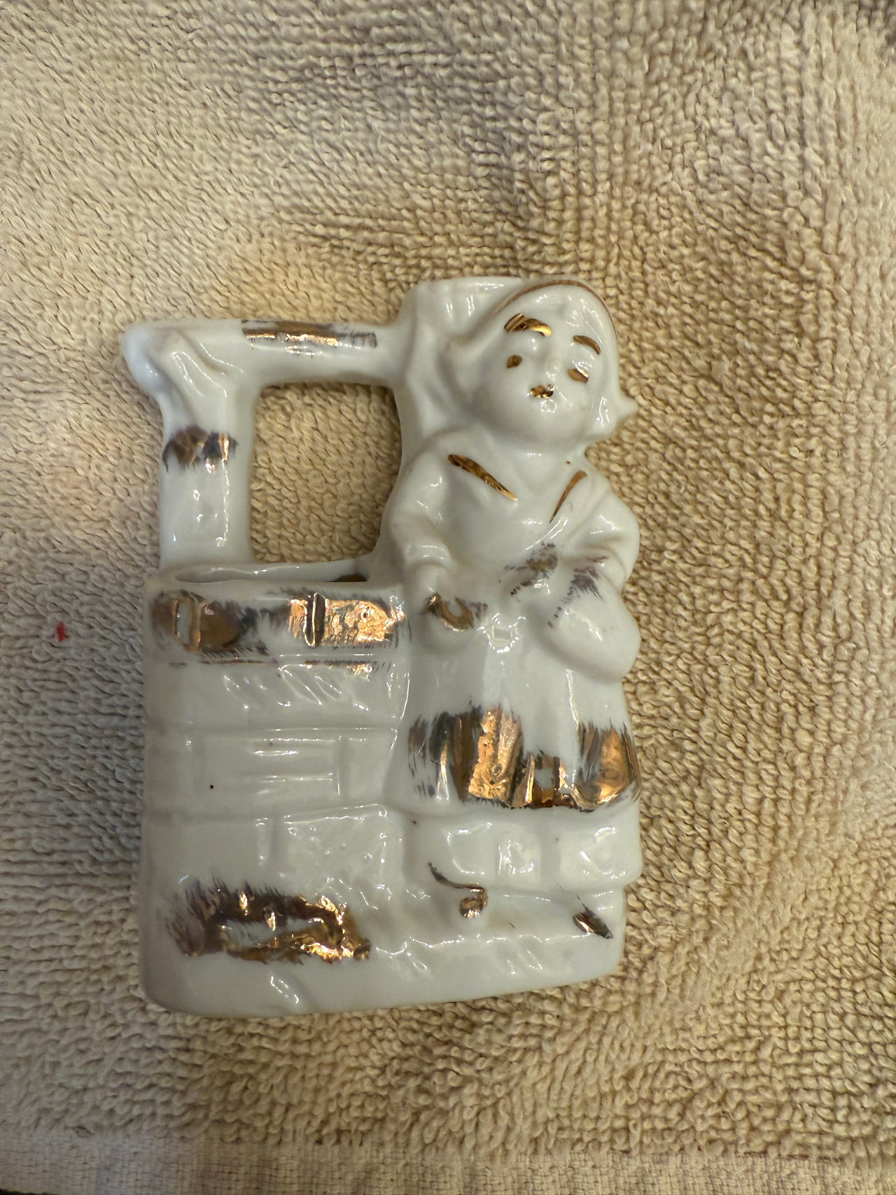 Vintage Porcelain Figurine Wall Pocket