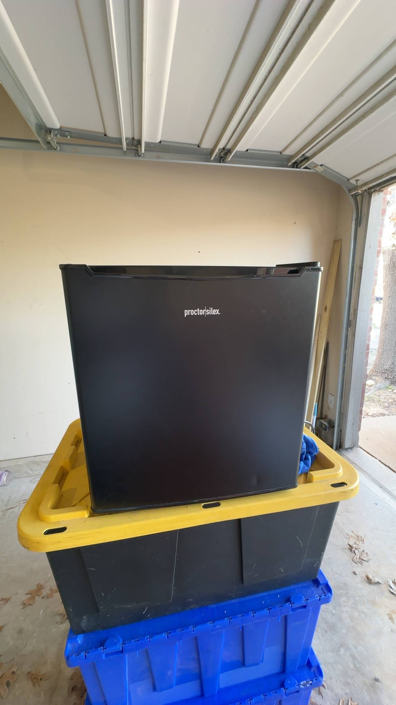 Proctor Silex 1.7 cu ft Mini Refrigerator