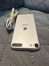 Apple iPod Touch 6th Gen 32GB Silver - Image 3