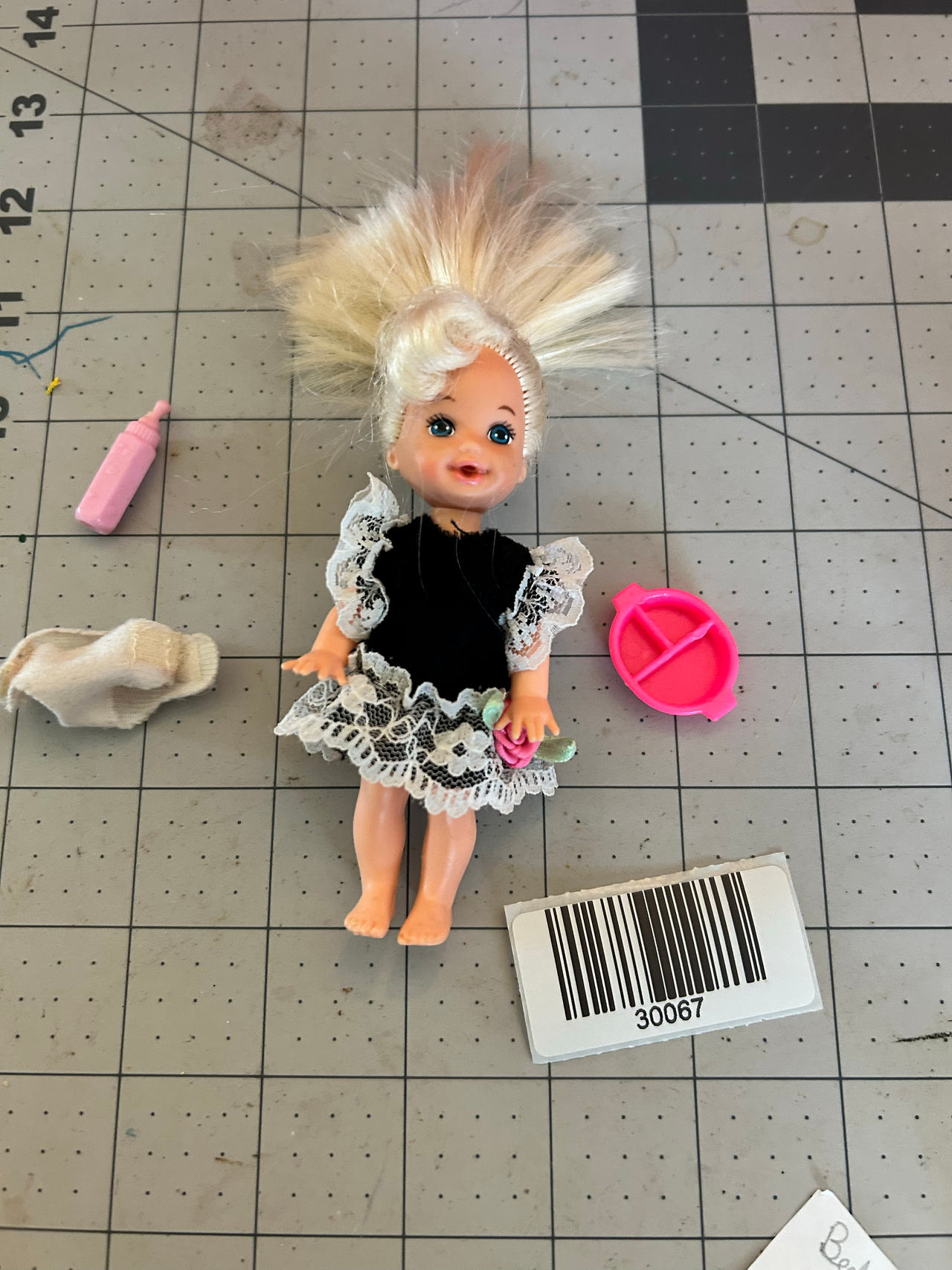 Barbie Sister KELLY doll with snack time accessories.  30067