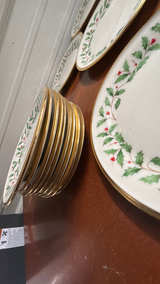 Lenox Holiday Dinnerware Plates 18pcs - Image 3