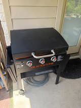Blackstone 28" XL 3-Burner Griddle with Cover. Natural Gas (Not Propane) - Image 1