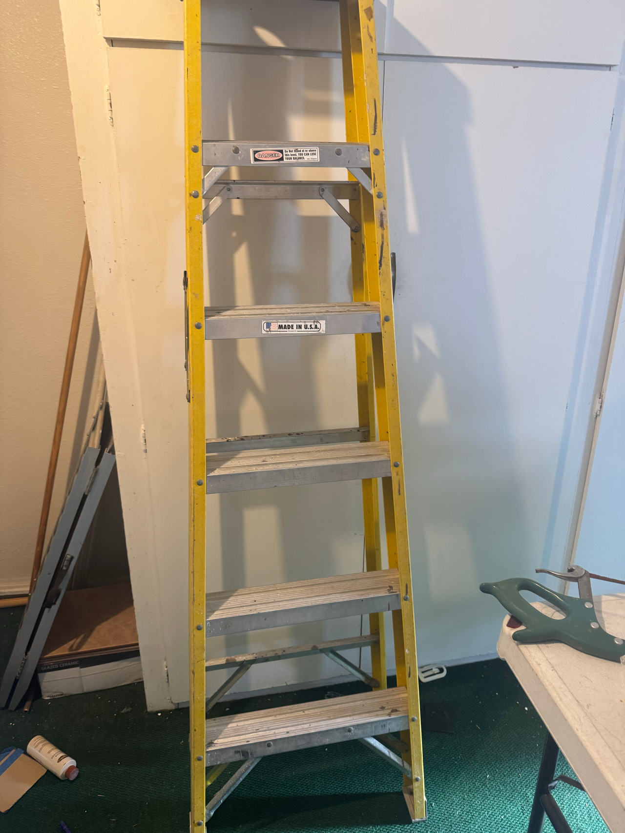 Werner Fiberglass Step Ladder- 6ft