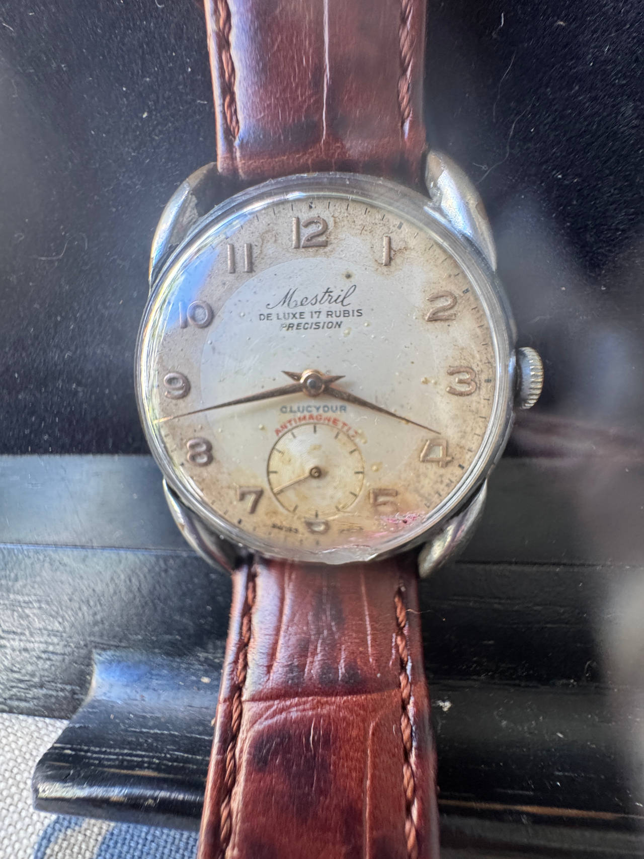 Mestril De Luxe 17 Rubis Precision Watch