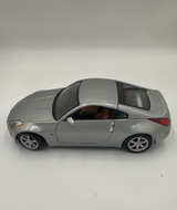 Maisto Nissan 350Z 1:18 Scale Die-cast Model Car - Image 1