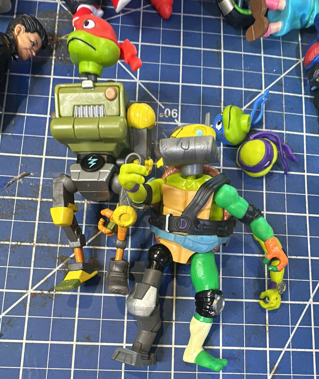 Teenage Mutant Ninja Turtles: Mutant Mayhem Mix n Match Donatello Action Figure
