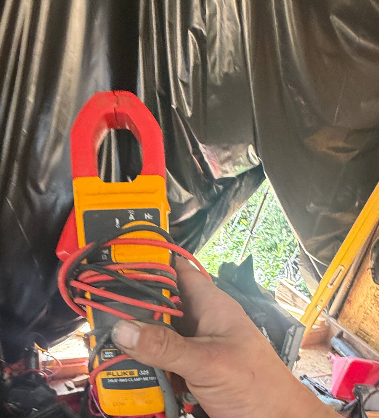Fluke 325 True-RMS Clamp Meter
