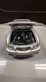 Maisto 1:18 2003 Ford Mustang SVT Cobra Convertible - Image 4